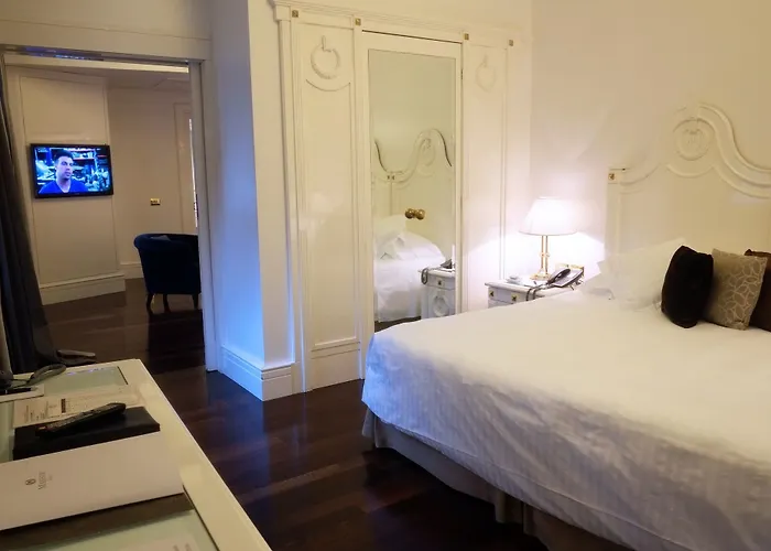 Отель Majestic 5*